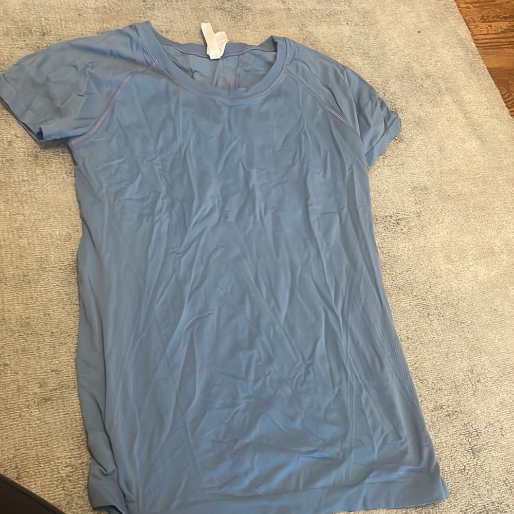 Athleta workout shirt